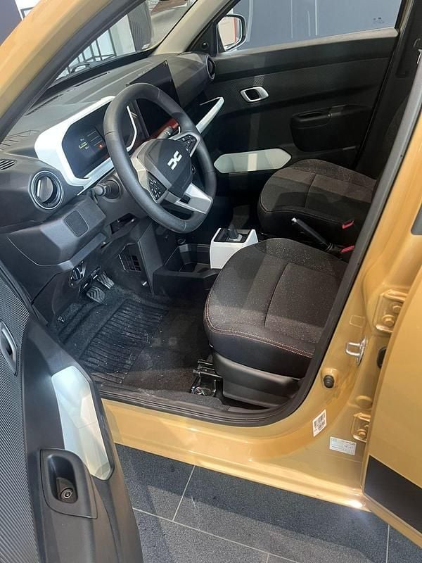 Neu Dacia Spring Expression 19 kW (26 PS) 2025 Beige Kleinwagen