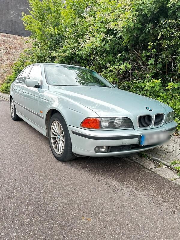 Silber Gebraucht 1999 BMW 520 Limousine | 2.100 € (Guter Preis) - Bild 1/4
