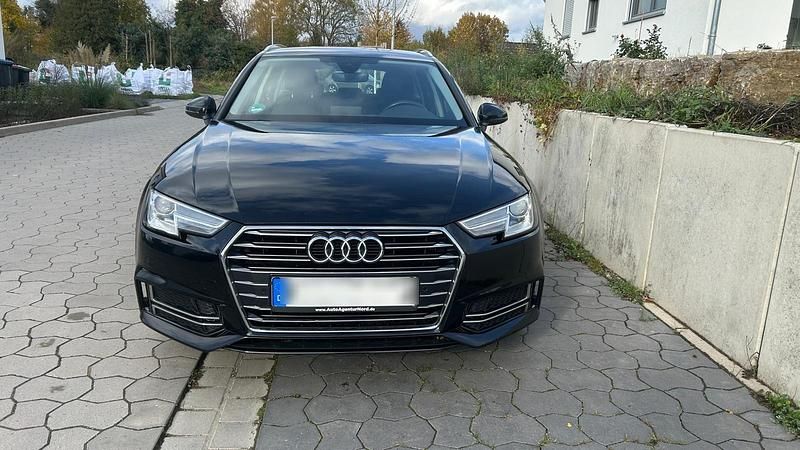Schwarz Gebraucht 2019 Audi A4 Design Kombi | 16.290 € (Superpreis) - Bild 1/4