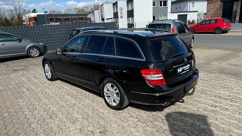 Gebraucht Mercedes C220 170 PS (125 kW) 2009 Schwarz Kombi
