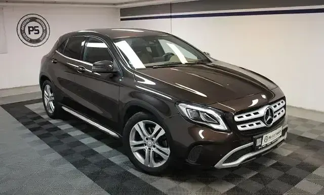 Gebraucht Mercedes GLA250 211 PS (155 kW) 2017 Braun SUV