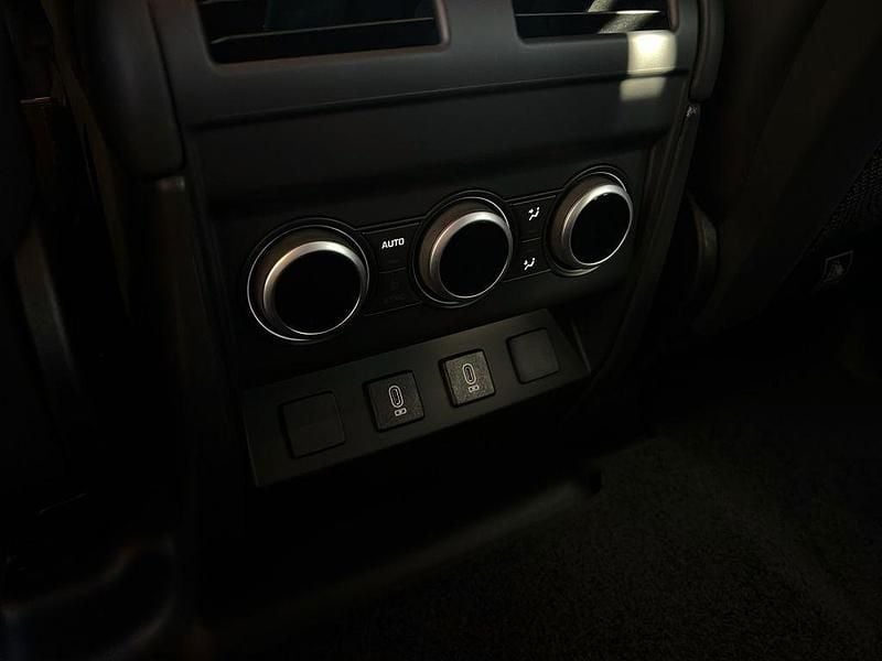 Gebraucht Land Rover Defender HSE Dynamic 349 PS (256 kW) 2025 Santorini black SUV