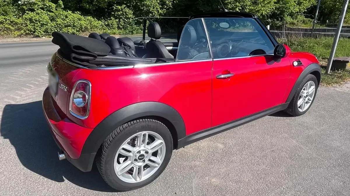 Gebraucht Mini Cooper Cabriolet 122 PS (89 kW) 2012 Rot Cabrio