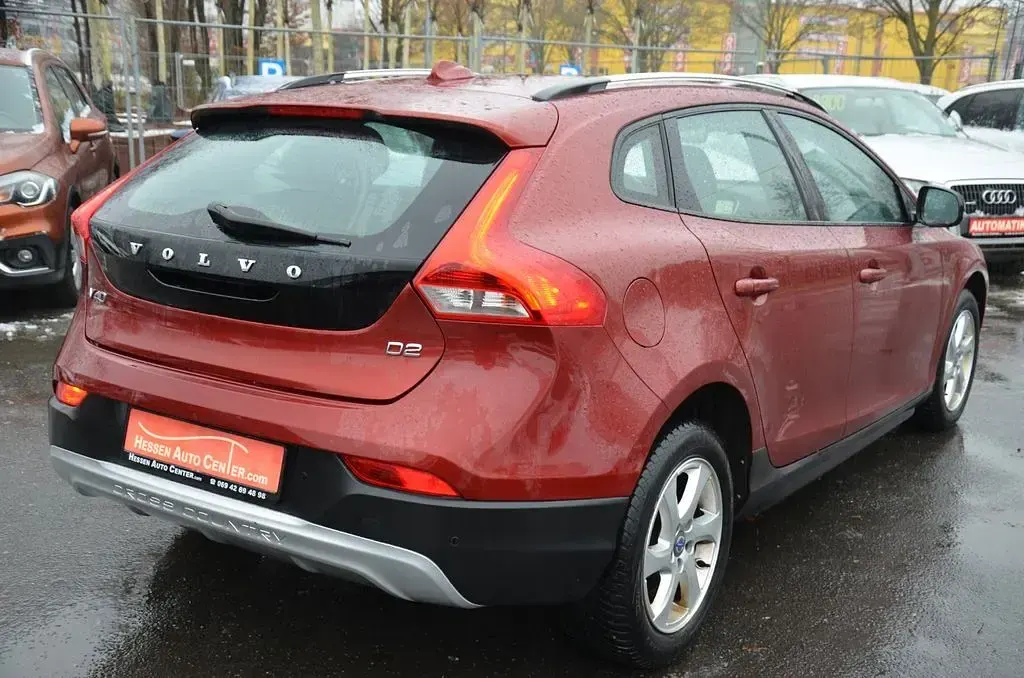 Gebraucht Volvo V40 CC 120 PS (88 kW) 2015 Rot Kombi