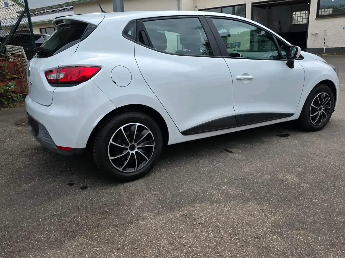 Gebraucht Renault Clio 75 PS (55 kW) 2014 Weiß Kleinwagen