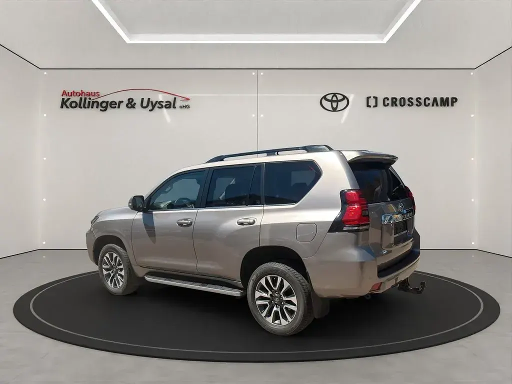 Gebraucht Toyota Land Cruiser Executive 204 PS (150 kW) 2023 Grau SUV