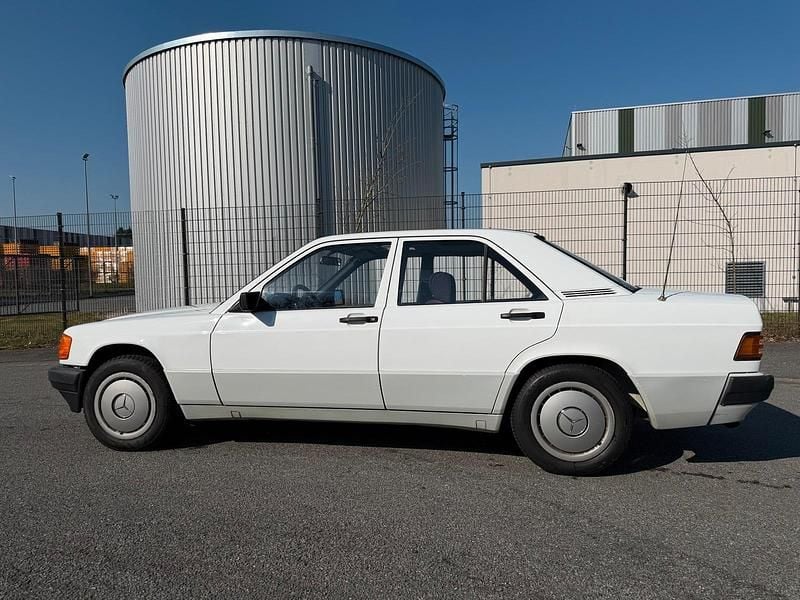 Gebraucht Mercedes 190 109 PS (80 kW) 1990 Weiß Limousine