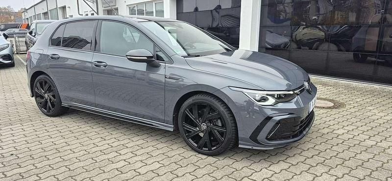 Grau Gebraucht 2022 VW Golf VIII R-line Limousine | 27.990 € (Guter Preis) - Bild 1/4