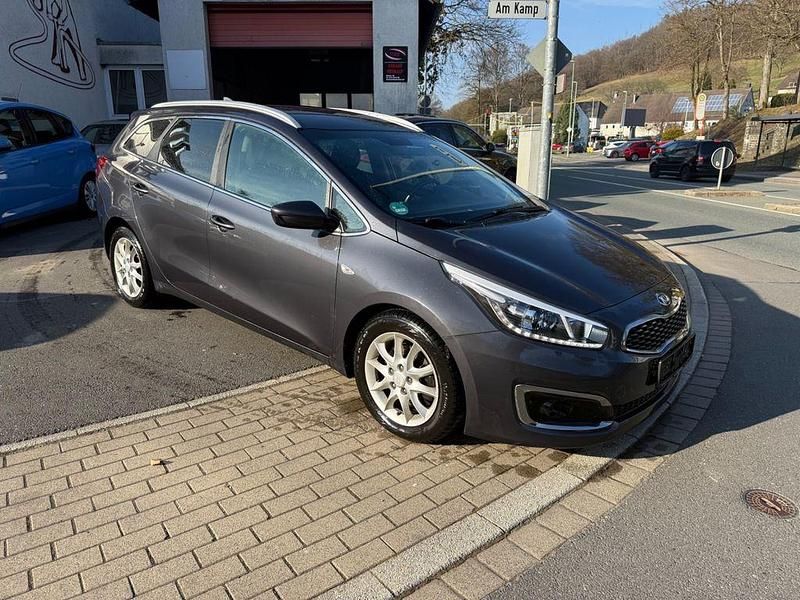 Second-hand Kia Ceed 99 CP (72 kW) 2018 Gri Hatchback