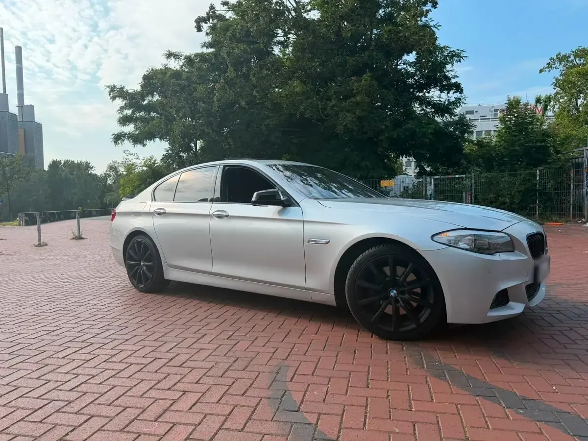 Gebraucht BMW 530 272 PS (200 kW) 2010 Silber Limousine