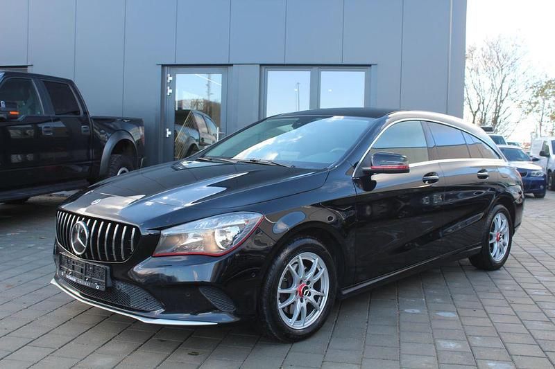 Schwarz Gebraucht 2017 Mercedes CLA200 Shooting Brake Kombi | 9.900 € (Superpreis) - Bild 1/4
