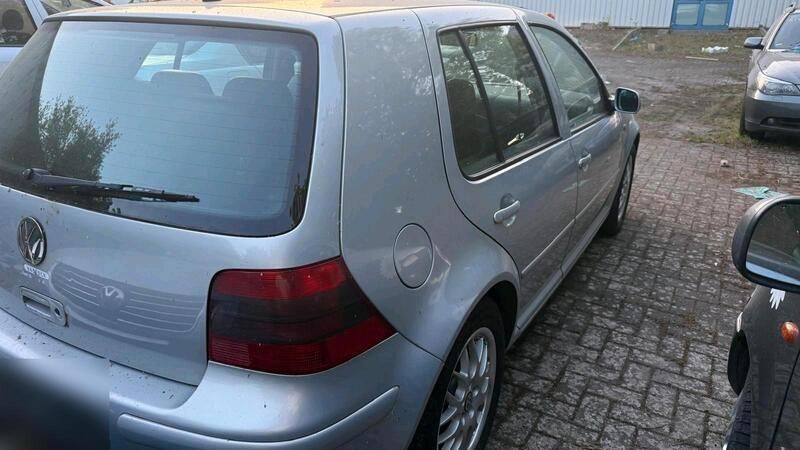 Silber Gebraucht 1998 VW Golf IV GTI Limousine | 600 € - Bild 1/4