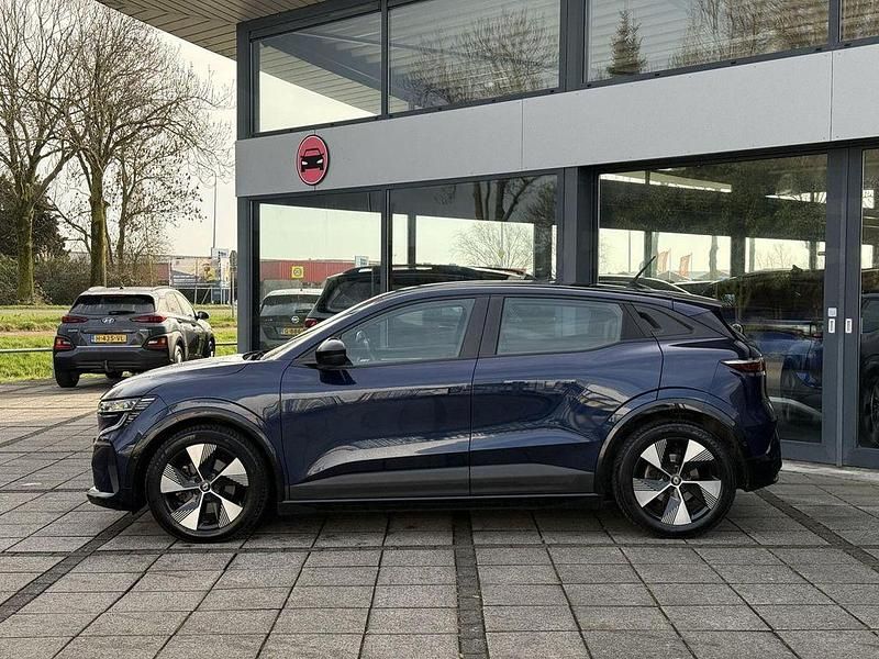 Gebraucht Renault Megane E-Tech Evolution 160 kW (218 PS) 2022 Blau Limousine