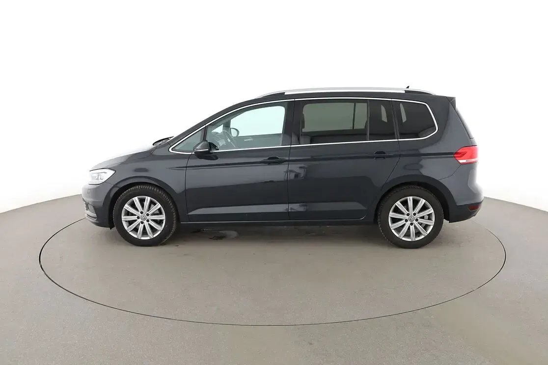 Gebraucht VW Touran Highline 150 PS (110 kW) 2019 Grau Van / Kleinbus