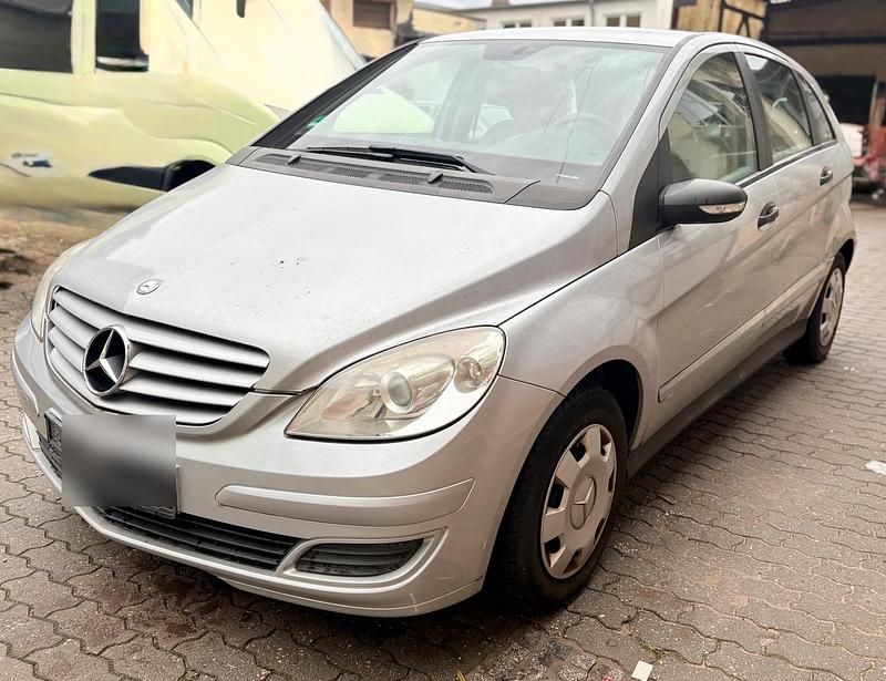 Grau Gebraucht 2007 Mercedes B150 Van / Kleinbus | 2.500 € (Superpreis) - Bild 1/4
