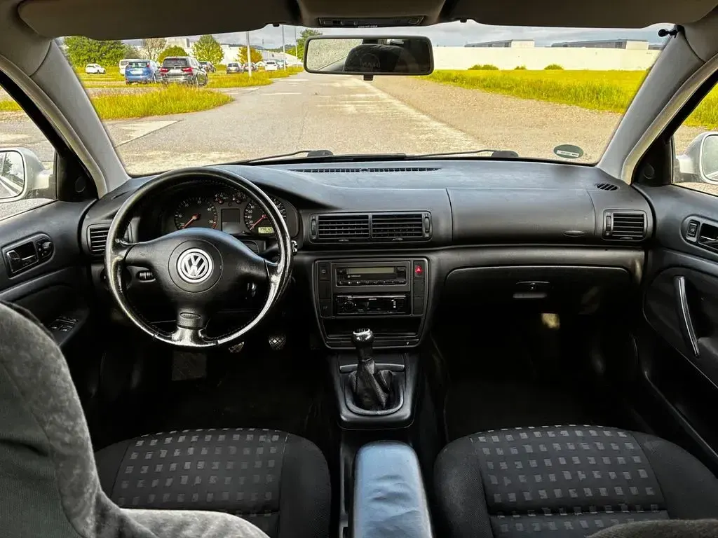 Gebraucht VW Passat Basis 116 PS (85 kW) 2000 Silber Kombi