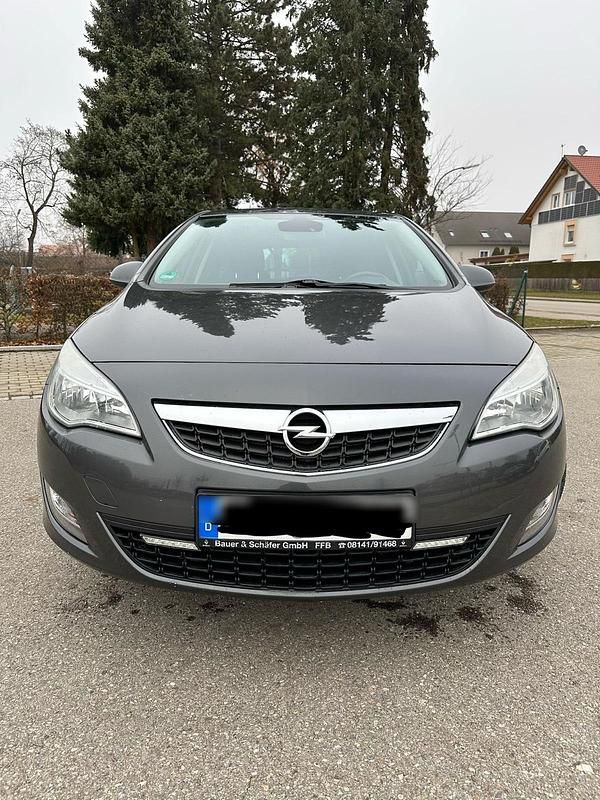 Gebraucht Opel Astra Edition 120 PS (88 kW) 2011 Grau Limousine