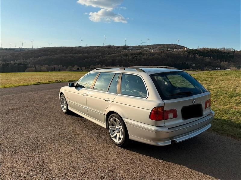 Gebraucht BMW 525 192 PS (141 kW) 2000 Silber Kombi