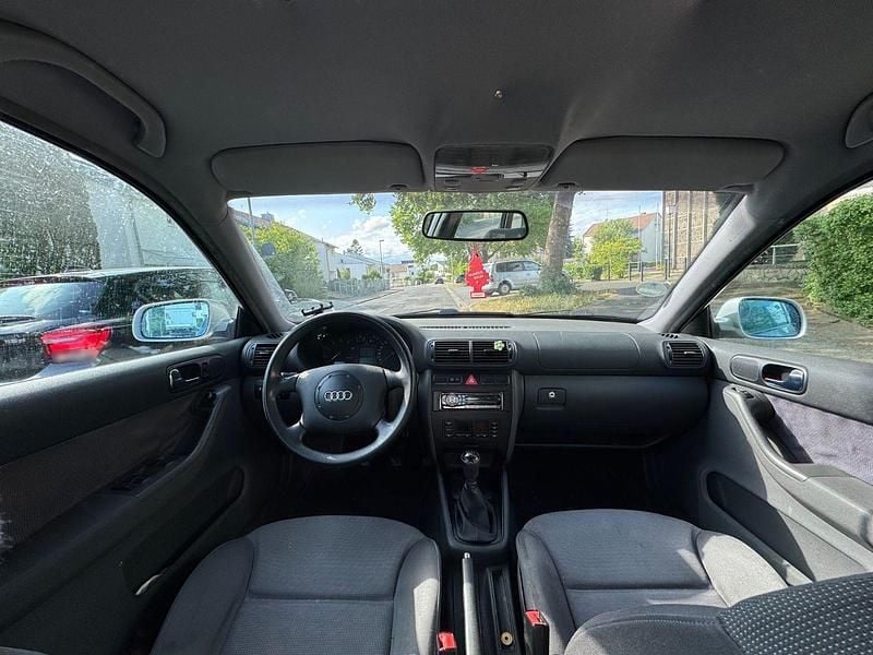 Second-hand Audi A3 Attraction 101 CP (74 kW) 2000 Argintiu Hatchback