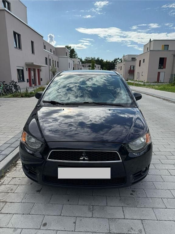 Schwarz Gebraucht 2011 Mitsubishi Colt Edition Limousine | 2.990 € (Fairer Preis) - Bild 1/4