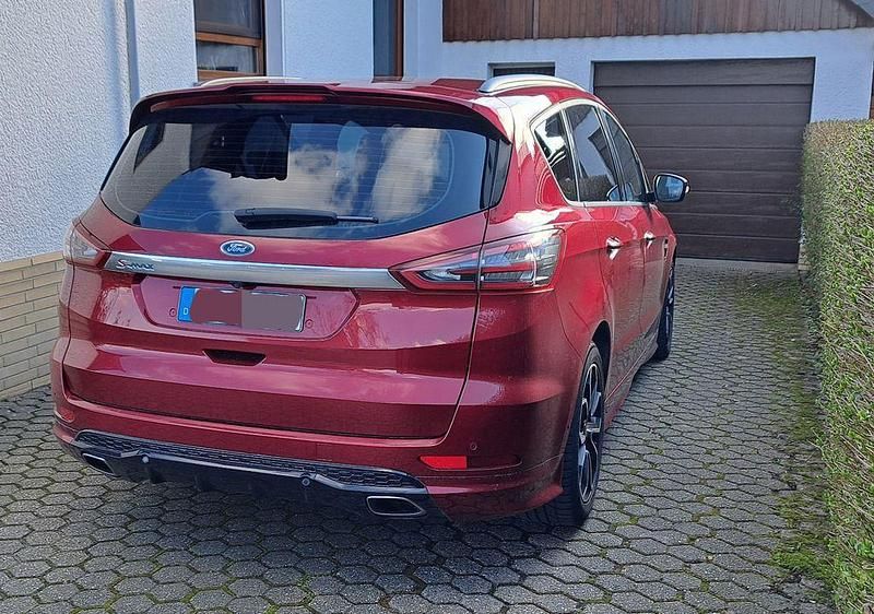 Gebraucht Ford S-MAX ST-Line 190 PS (139 kW) 2018 Rot Van / Kleinbus