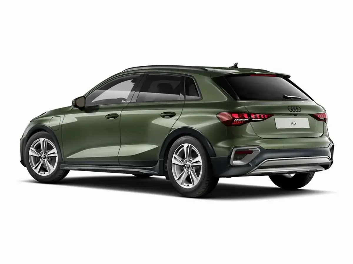 Gebraucht Audi A3 Sport 204 PS (150 kW) 2025 Grün Limousine