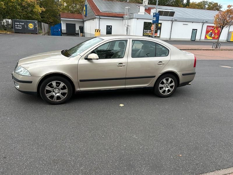 Gelb Gebraucht 2005 Skoda Octavia Limousine | 1.550 € (Guter Preis) - Bild 1/4