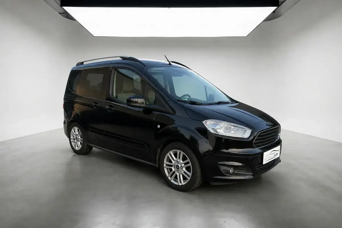 Gebraucht Ford Tourneo Courier Titanium 101 PS (74 kW) 2014 Schwarz Van / Kleinbus