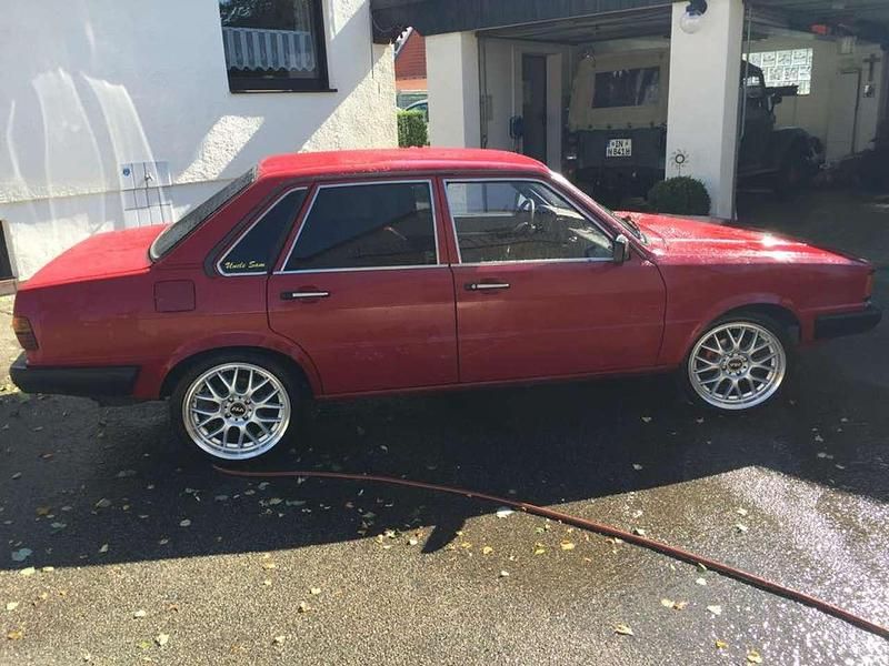 Second-hand Audi 80 Design 90 CP (66 kW) 1983 Roșu Berlinǎ