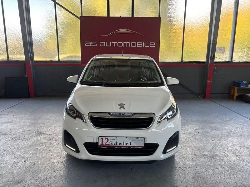 Weiß Gebraucht 2017 Peugeot 108 Active Kleinwagen | 6.390 € (Teuer) - Bild 1/4