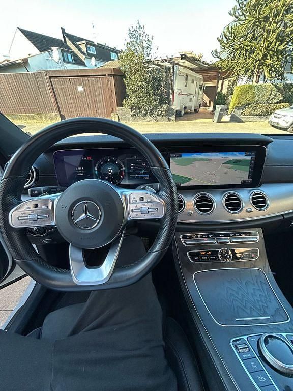 Gebraucht Mercedes E220 194 PS (142 kW) 2019 Weiß Limousine