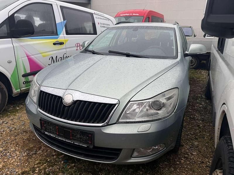 Gebraucht Skoda Octavia Elegance 160 PS (117 kW) 2009 Arcticgr}n metallic Kombi