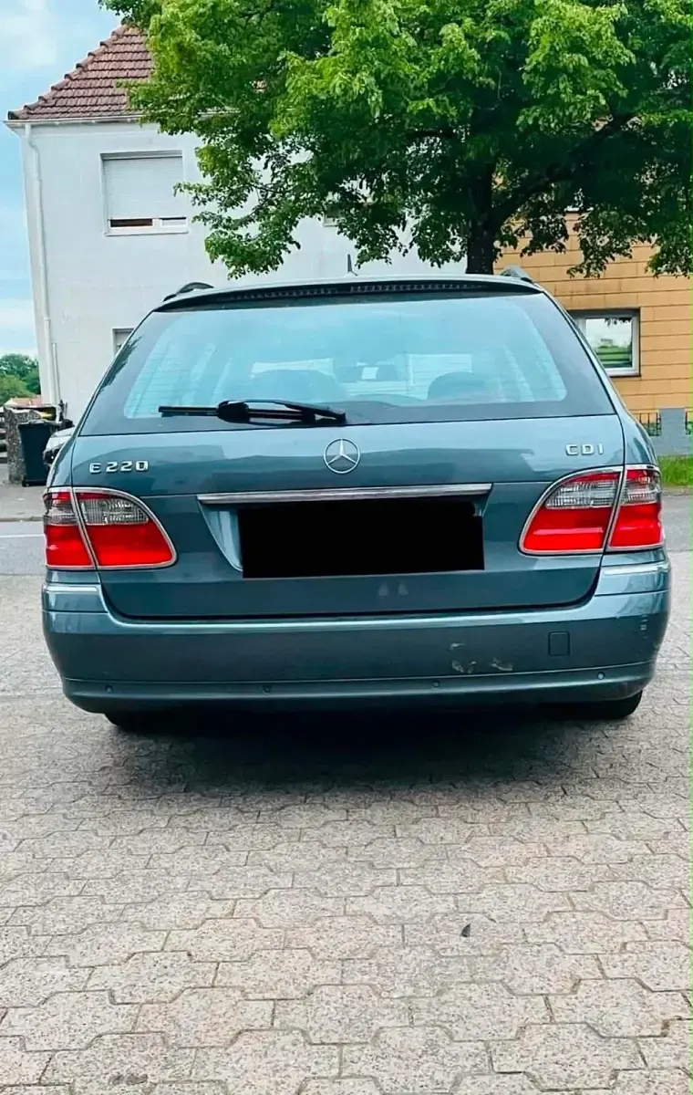 Gebraucht Mercedes E220 170 PS (125 kW) 2007 Grün Kombi