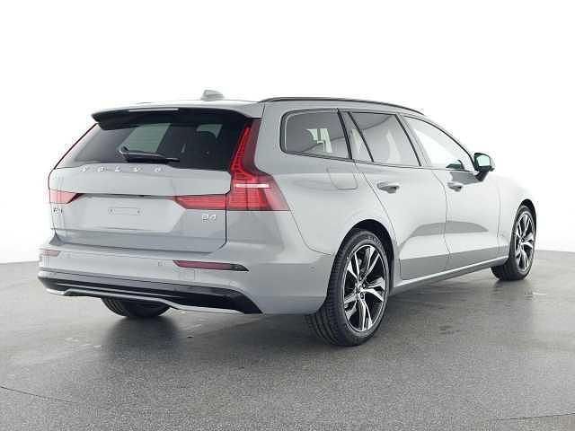 Gebraucht Volvo V60 145 PS (106 kW) 2025 Kombi