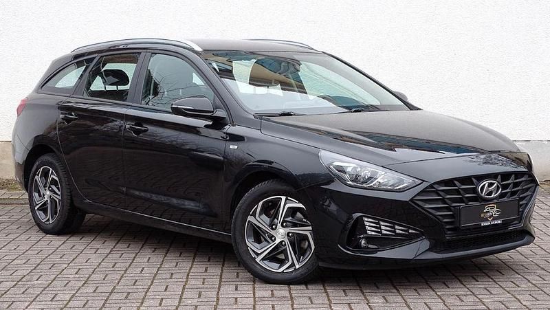 Schwarz Gebraucht 2022 Hyundai i30 Select Kombi | 16.690 € (Fairer Preis) - Bild 1/4