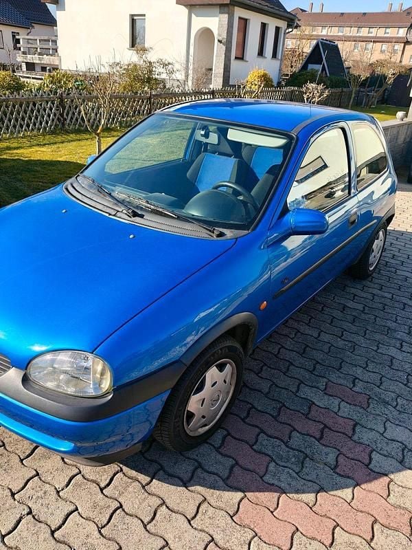 Blau Gebraucht 1998 Opel Corsa Kleinwagen | 1.350 € (Fairer Preis) - Bild 1/4