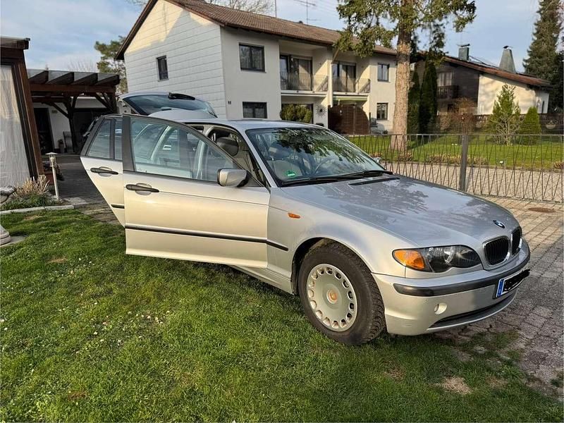 Gebraucht BMW 318 143 PS (105 kW) 2002 Silber Kombi