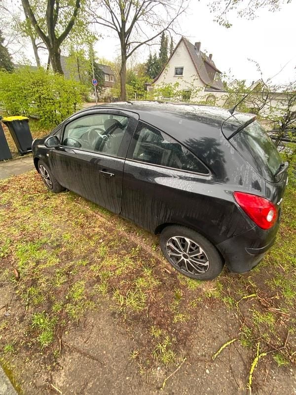 Second-hand Opel Corsa 100 CP (73 kW) 2012 Negru Hatchback