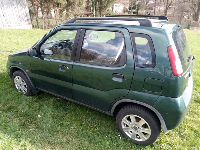 Second-hand Suzuki Ignis 83 CP (61 kW) 2005 Verde Hatchback