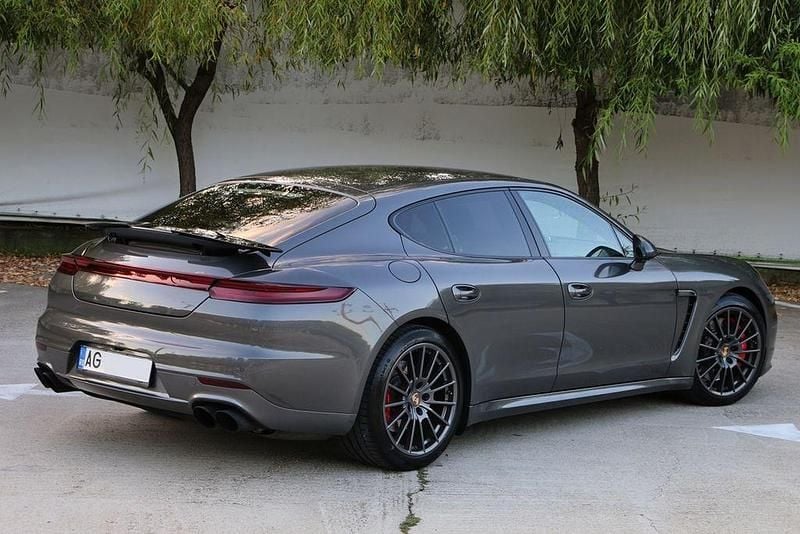 Grau Gebraucht 2013 Porsche Panamera GTS Limousine | 33.100 € (Superpreis) - Bild 1/4
