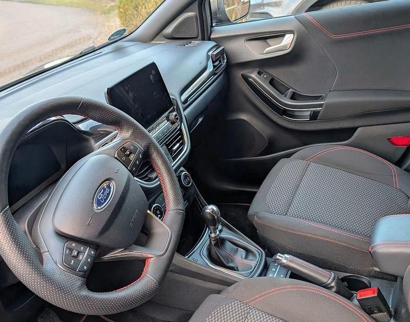 Gebraucht Ford Puma ST-Line 125 PS (91 kW) 2024 Grau SUV