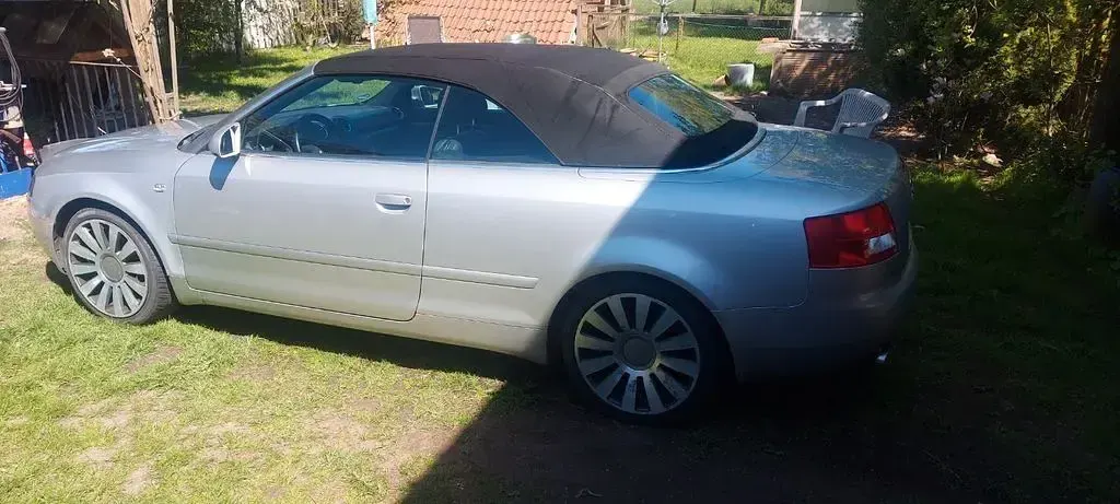 Second-hand Audi Cabriolet 220 CP (161 kW) 2004 Argintiu Cabrio