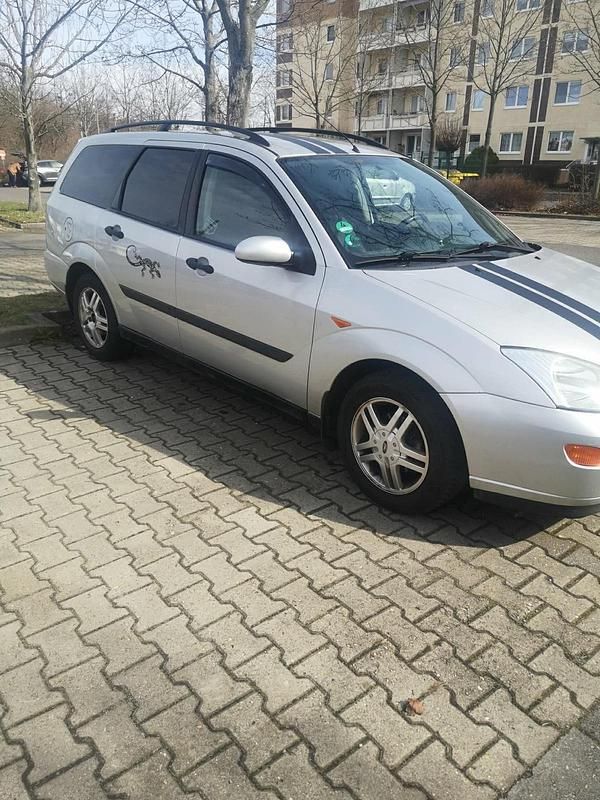 Second-hand Ford Focus 101 CP (74 kW) 2003 Argintiu Break