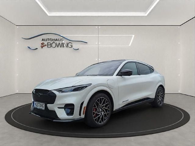 Starweiß metallic Gebraucht 2022 Ford Mustang Mach-E GT Extended Range SUV | 51.990 € - Bild 1/4