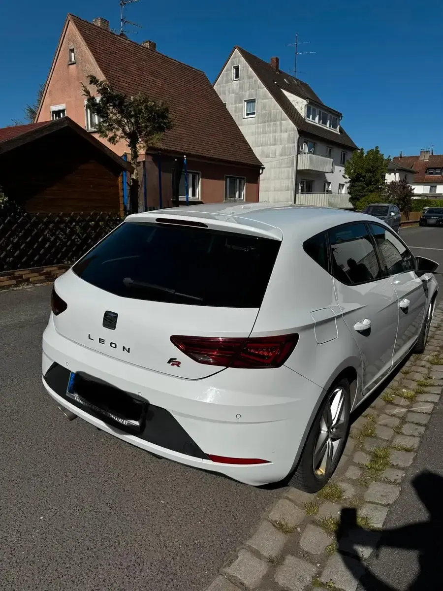 Gebraucht Seat Leon FR 154 PS (113 kW) 2017 Weiß Limousine