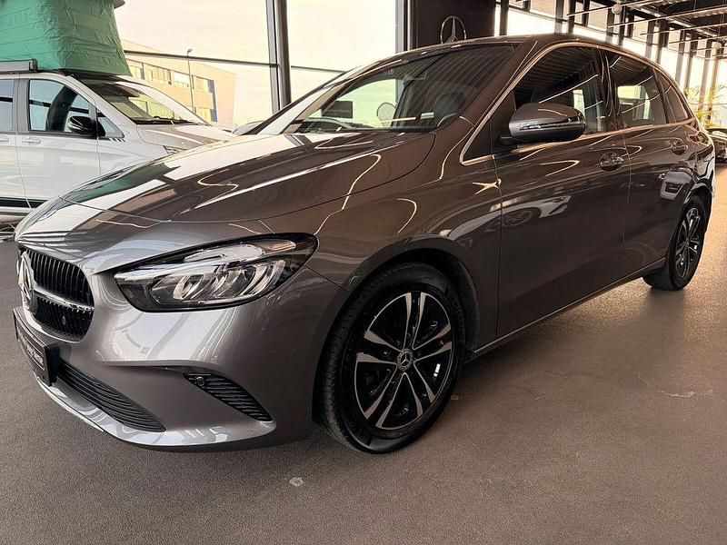 Gebraucht Mercedes B200 Advanced Plus 164 PS (120 kW) 2024 Grau Van / Kleinbus