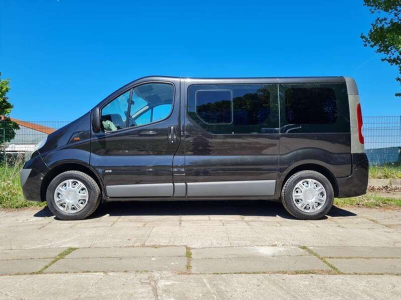Schwarz Gebraucht 2008 Opel Vivaro Van | 16.000 € - Bild 1/2
