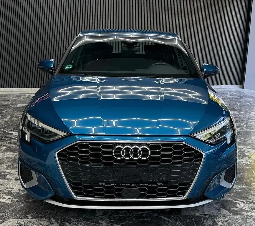 Gebraucht Audi A3 Sportback e-tron Advanced 150 PS (110 kW) 2022 Blau Kleinwagen