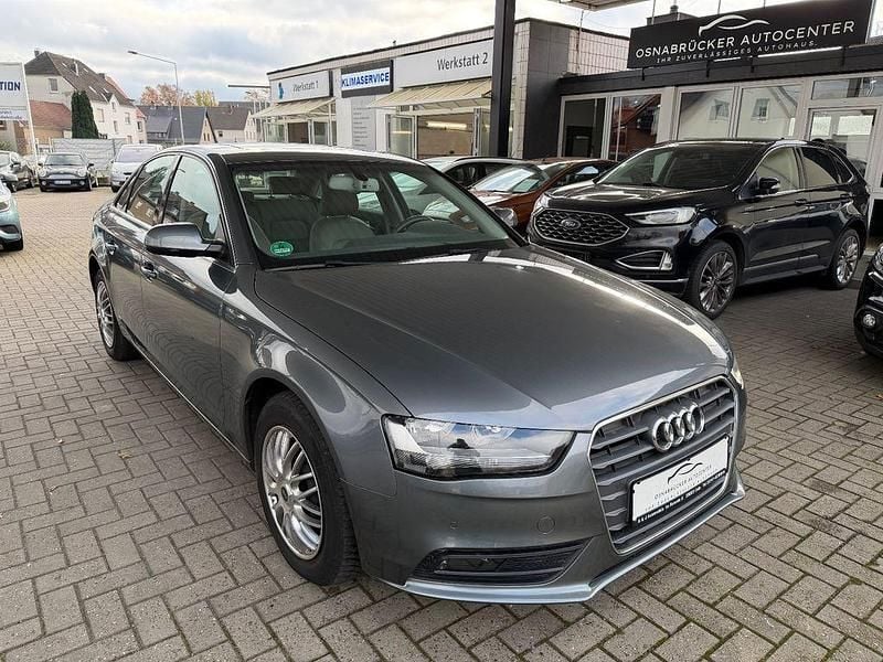 Gebraucht Audi A4 Attraction 170 PS (125 kW) 2013 Grau Limousine
