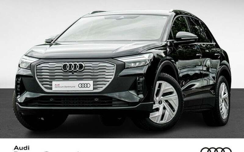 Mythosschwarz metallic Gebraucht 2024 Audi Q4 e-tron Ambiente SUV | 48.822 € (Teuer) - Bild 1/4